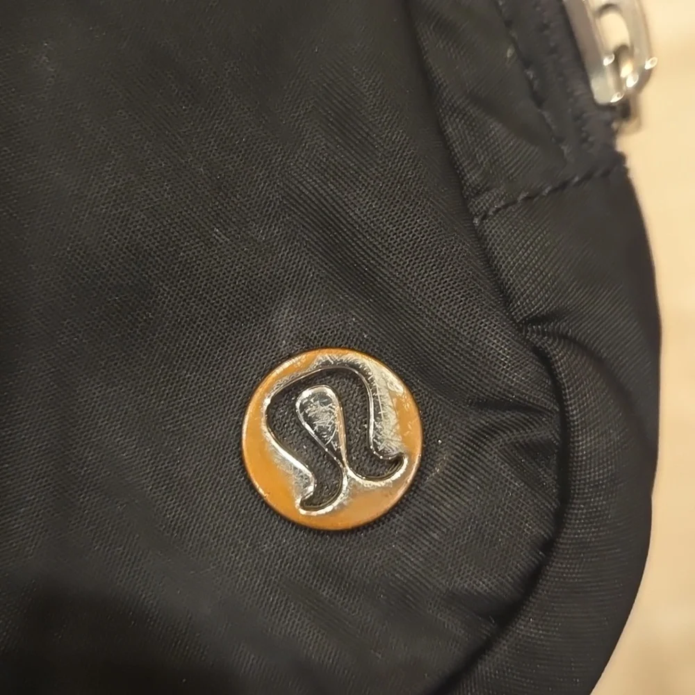 Lululemon Black Everywhere Belt Bag - Picture 11 of 11